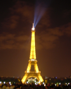 パリ　エッフェル塔　夜景